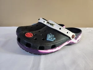 Sandalias CROCS Jujutsu Kaisen CLASSIC ZUECO Negras (Hombres 9 Mujeres 11) Usadas - Imagen 1 de 8