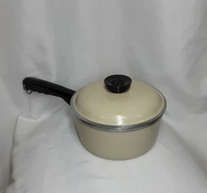 CLUB ALUMINUM Almond/ Beige Sauce Pan 1 Qt. - Picture 1 of 6