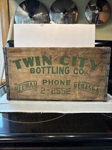 Twin Ciry Bottling Company Soda Case, Neenah/Menasha Wisconsin. - Picture 1 of 5