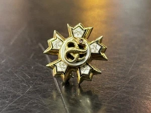 Insignia de fraternidad/hermandad griega Sigma Nu de colección 10K ojo de serpiente, 3,54 g - Imagen 1 de 8