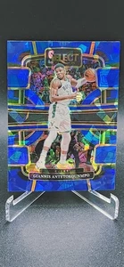 2023-24 Panini Select - Concourse Giannis Antetokounmpo #60 Blue Cracked Ice - Bild 1 von 2
