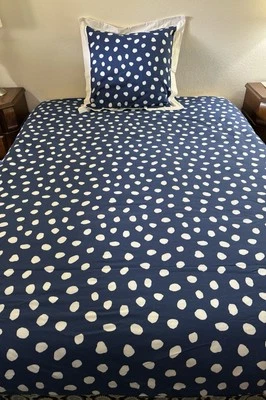 Funda nórdica azul con lunares blancos irregulares cierre de botón Euro Sham completa Foto 1 de 4