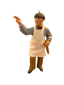 Carlton Cards Moe de los Tres Chiflados Cooking Up Trouble Ornamento - Imagen 1 de 4