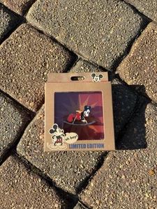 Prendedor Disney Timeless Toy Shop Mickey Rocking Horse LE1500 - Imagen 1 de 2