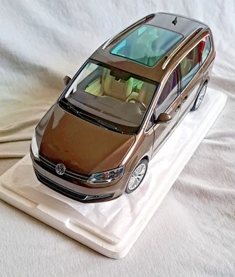 VOLKSWAGEN SHARAN 2010 brown met 1:18 MINICHAMPS 110051001 come nuovo/as new - Immagine 1 di 4