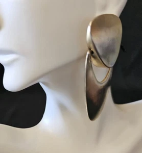 Vtg CATO Clip Earrings Massive Gold Brushed Tone Modern Doorknocker Runway 2.5" - Picture 1 of 6