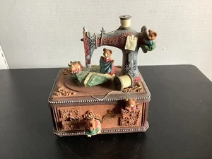 Bottoni e fiocchi vintage, resina, Kingstate Corp., Natale, vacanze, carillon, orsi - Foto 1 di 9