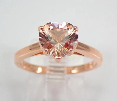 Anillo de boda solitario de morganita creado en laboratorio con corte de corazón de 2 quilates enchapado en oro rosa de 14 quilates Foto 1 de 4