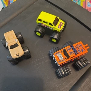 Attack Pack 1992 Mattel Slash Cat Toy and bulldozer and monster truck - Picture 1 of 5