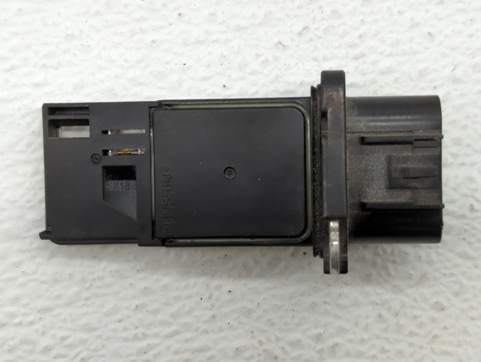 Измеритель массового расхода воздуха Ford Fiesta 2011-2013 годов выпуска Maf P2E60 - Изображение 1 из 4