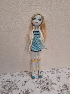 Mattel Monster High Lagoona Blue Mad Science - Foto 1 di 9