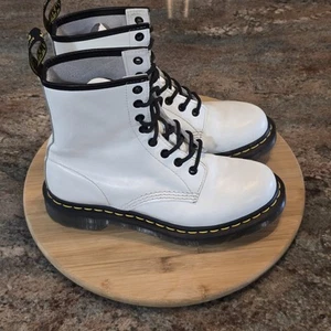 Dr. Martens 1460 - Womens Size 8 - Smooth White Leather 8 Eye Combat Boots - Picture 1 of 10
