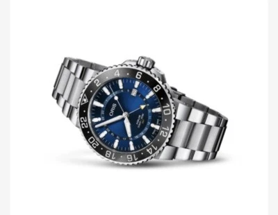 Oris AQUIS  GMT BLUE Dial  300 m , 43.5 mm DIVERS WATCH   RRP $4500 . In Aust - Image 1 of 4