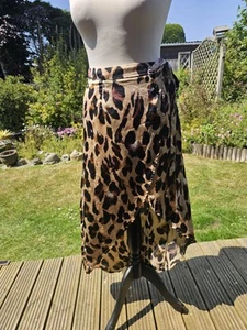 I Saw It First Women's Skirt Size 8 - Picture 1 of 10