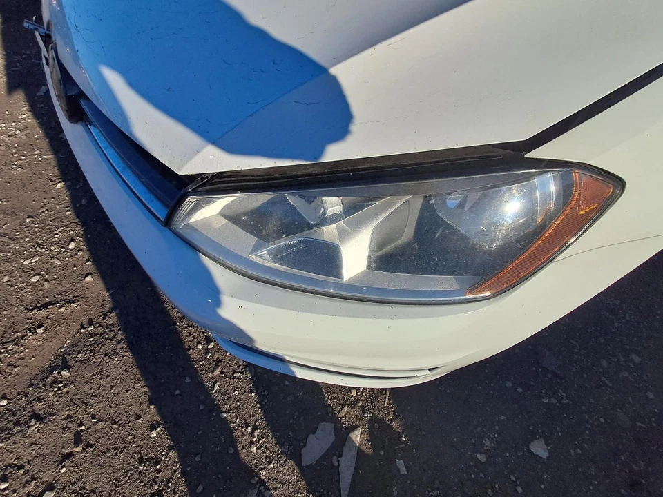 Conjunto de faros izquierdos usados se adapta a: Volkswagen Golf Htbk 2015 base halógena L. Lef Foto 1 de 4