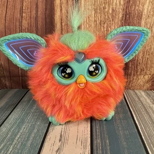 Juguete de peluche Furby Coral interactivo parlante Hasbro 2023 - probado funcionando - Imagen 1 de 4