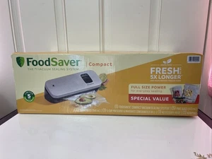 FoodSaver Vacuum Compact Machine Sealer Special Value with Bags VS1175 - Picture 1 of 5