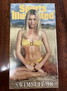 Neu & versiegelt Sport illustrierter Badeanzug 1998 VHS REBECCA ROMIJN HEIDI KLUM - Bild 1 von 2