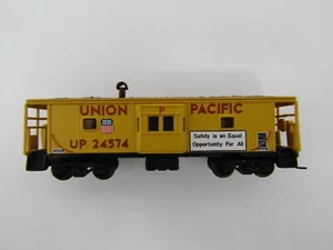 Atlas N Bay Window Caboose - UP 24574 - Picture 1 of 1