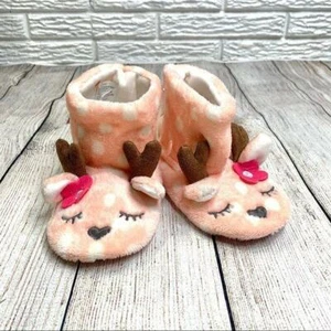 Botas Zapatilla Cat & Jack Fuzzy Sleepy Reindeer Talla Mediana 2T-3T - Imagen 1 de 6