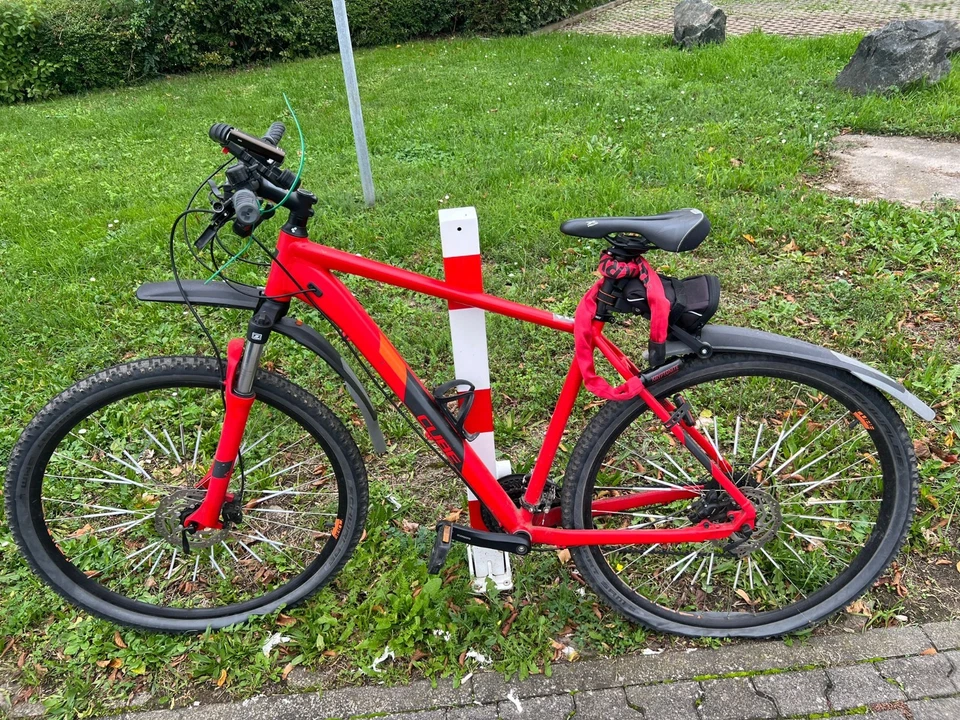 Cube AIM Race 29" Mountainbike - top gepflegt, inkl. Helm&Zubehör - Bild 1 von 4