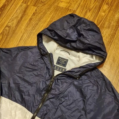 Chaqueta cortavientos Abercrombie & Fitch adulto mediana azul blanco empacable senderismo  Foto 1 de 4