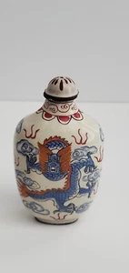BOTELLA DE RAPÉ de porcelana pintada asiática dragón azul y blanco chino firmada de colección - Imagen 1 de 12