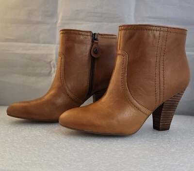 Isaac Mizrahi Live Cognac Wilder Natural Leather Ankle Boots 7 Medium - Image 1 of 4