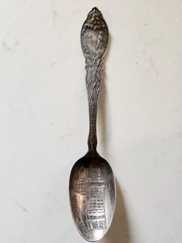 BAKER MANCHESTER Sterling Silver Souvenir Spoon ST PAUL MINNESOTA STATE CAPITOL Cover