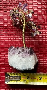 Amethyst Baum mit Draht Handarbeit, oben Amethyst Brocken - Bild 1 von 4