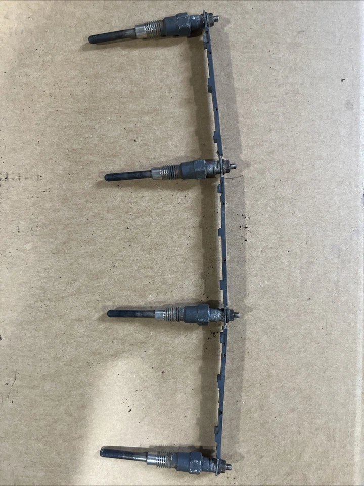 4 pcs Glow Plug Set with cord for Kubota Engine 1J860-65510, 1J860-65512 - Image 1 of 1