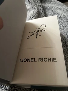 AUTOGRAPHED SIGNED Truly by Lionel Richie (2025, Hardcover) 1st Edition New Mint - Bild 1 von 3