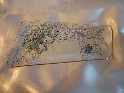 Стеклянный поднос в форме клина - Изображение 1 из 4