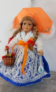 SCHNEIDER Trachten Porzellan Sammlerpuppe 36 cm mit Ständer - Bild 1 von 7