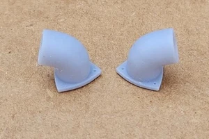 1 PAAR 3D RESIN GEDRUCKT 1/16 MED BULL HORN FENDER EXIT HEADER SAMMLER 0,275" OD - Bild 1 von 3