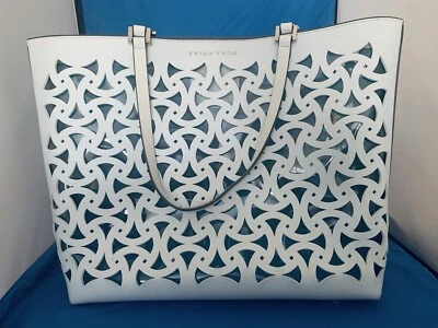 Trina Turk Beach 托特包手提包白色带湾蓝色内饰尺寸 L — 第 1/4 张图片