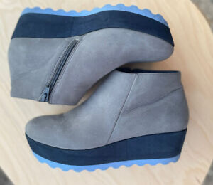 Women’s Camper Laika nubuck gray and blue ankle boots size 8, Eu 39