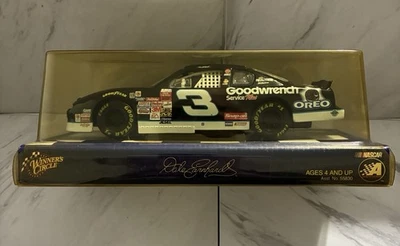 Dale Earnhardt SR #3 2001 GM Goodwrench/Oreo 1:24 Scale Diecast Car - Image 1 of 2