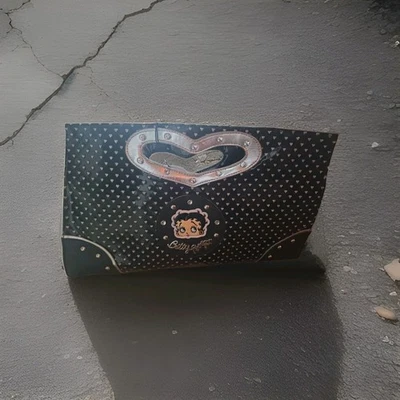 Cartera sin asas Betty Boop 2013 negra de imitación de cuero nueva con etiquetas. Foto 1 de 4