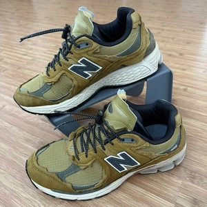 New Balance 2002R Protection Pack Herren 7,5 Damen 9 High Desert Green Schuh LESEN - Bild 1 von 20