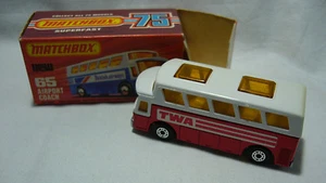 Matchbox - Superfast- MB 65 Airport Coach-rot -TWA -silberne Bodenplatte in Box - Picture 1 of 3