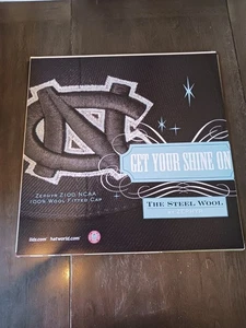 "Letrero de 20"" publicidad de tienda minorista RARO NC Tar Heels Lids.com" - Imagen 1 de 5