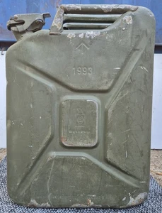 Army Green 20 Litre Metal Jerry Can Fuel Petrol Jerrycan - Picture 1 of 7