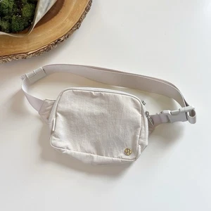 Lululemon Everywhere Belt Bag Large in Ivory - Picture 1 of 7