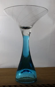 Vintage Bombay Zafiro Gin Martini Vidrio Aqua Tallo Corte Remolino '08 Edición Coleccionista - Imagen 1 de 6