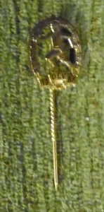 Pin, DLV, 1986, runner, gold color, 4.5 cm x 1.5 cm - Picture 1 of 2