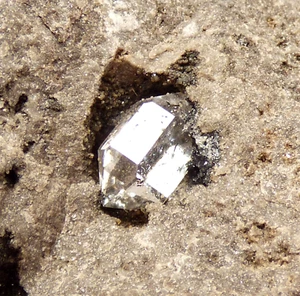 Herkimer Diamond Floater Crystal in Matrix NY USA Mineral Specimen 7cm Xtl 13mm - Picture 1 of 13