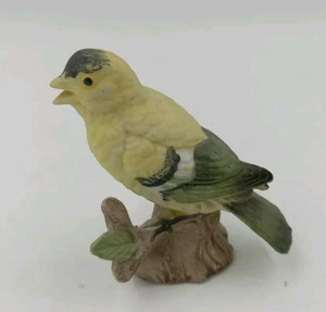 Vintage Miniature Bird Figurine Goldammer Yellow Hammer Figurine 2.5"×3" - Picture 1 of 9