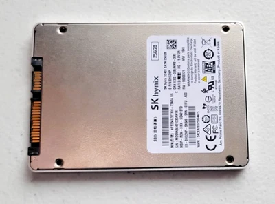 Unidad interna SSD SK Hynix SATA 256 GB 2,5" HFS256G32TNH-73A0A BB para computadora portátil Foto 1 de 2