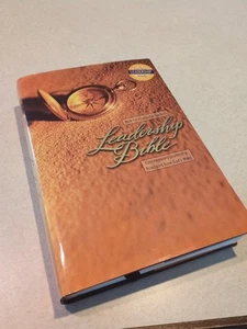 1998 The Leadership Bible NIV HC Zondervan Maxwell Dust Jacket - Imagen 1 de 12